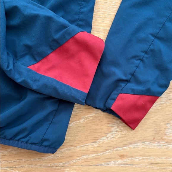 Patagonia Kids' Puffer Jacket in Blue and Red - Picture 5 of 9